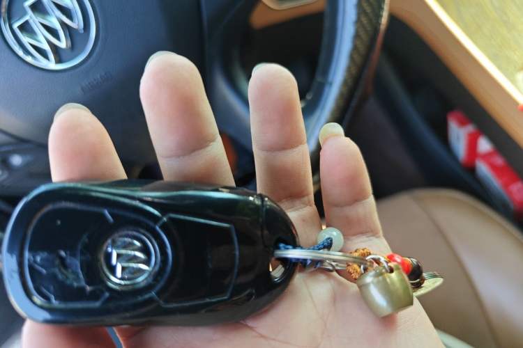 Used Buick LaCrosse 2016 20T Luxury Model Vehicle Key