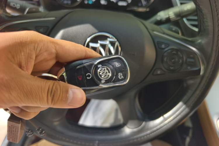 Used Buick LaCrosse 2016 28T Luxury Version Vehicle Key