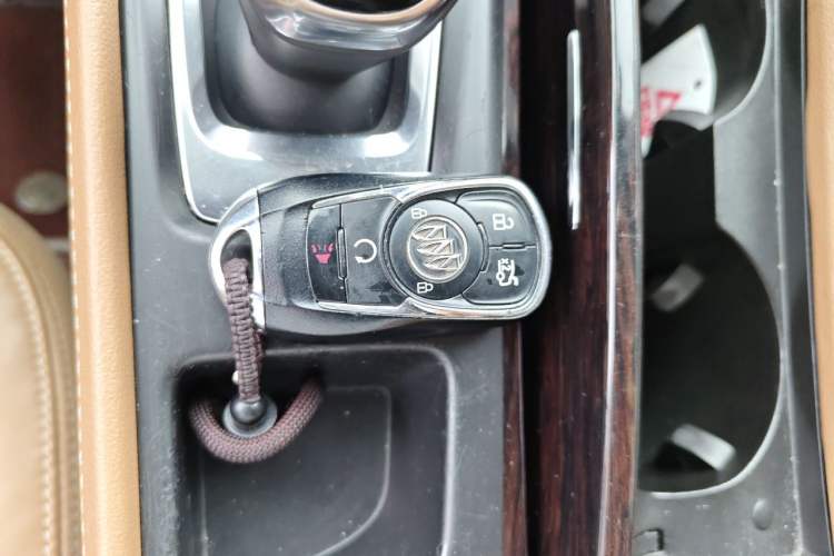 Used Buick LaCrosse 2016 28T Luxury Version Vehicle Key
