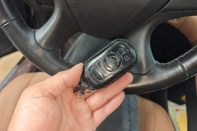 Used Buick LaCrosse 2016 28T Premium Edition Vehicle Key