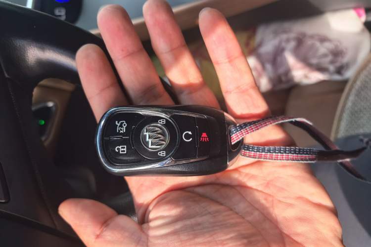 Used Buick LaCrosse 2016 28T Flagship Model Vehicle Key