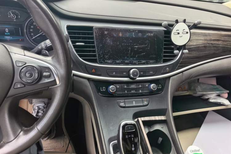 Used Buick LaCrosse 2016 20T Leading Model Audio And AC Panel