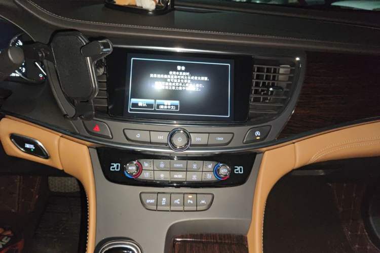Used Buick LaCrosse 2016 20T Luxury Model Audio And AC Panel
