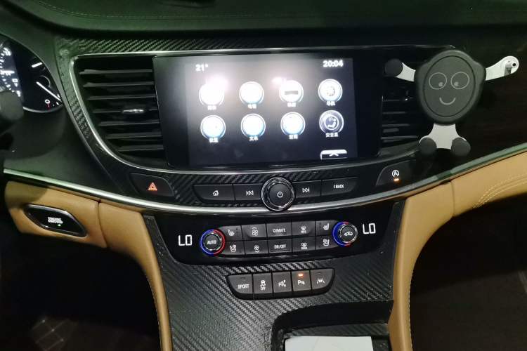 Used Buick LaCrosse 2016 20T Luxury Model Audio And AC Panel