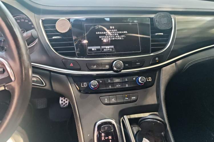Used Buick LaCrosse 2016 Revised Version 28T Elite Edition Audio And AC Panel