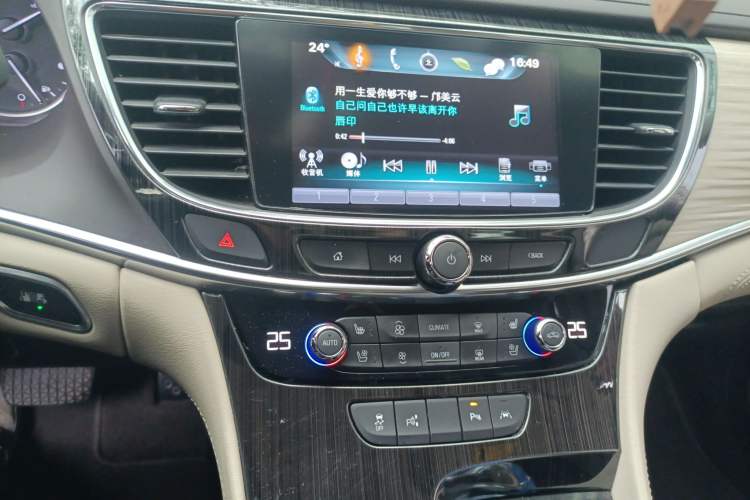 Used Buick LaCrosse 2016 30H Luxury Version Audio And AC Panel