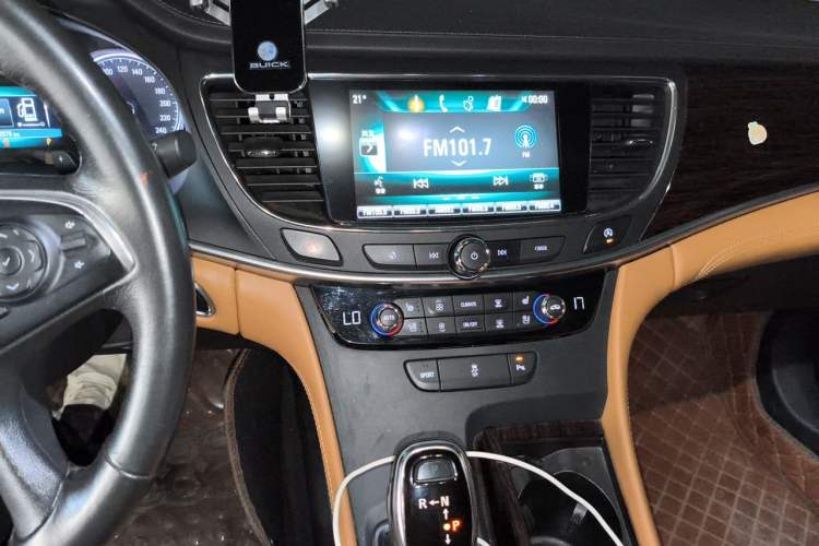 Used Buick LaCrosse 2016 20T Elite Edition Audio And AC Panel