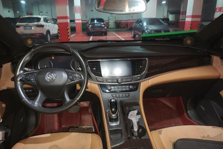 Used Buick LaCrosse 2016 28T Flagship Model Center Console
