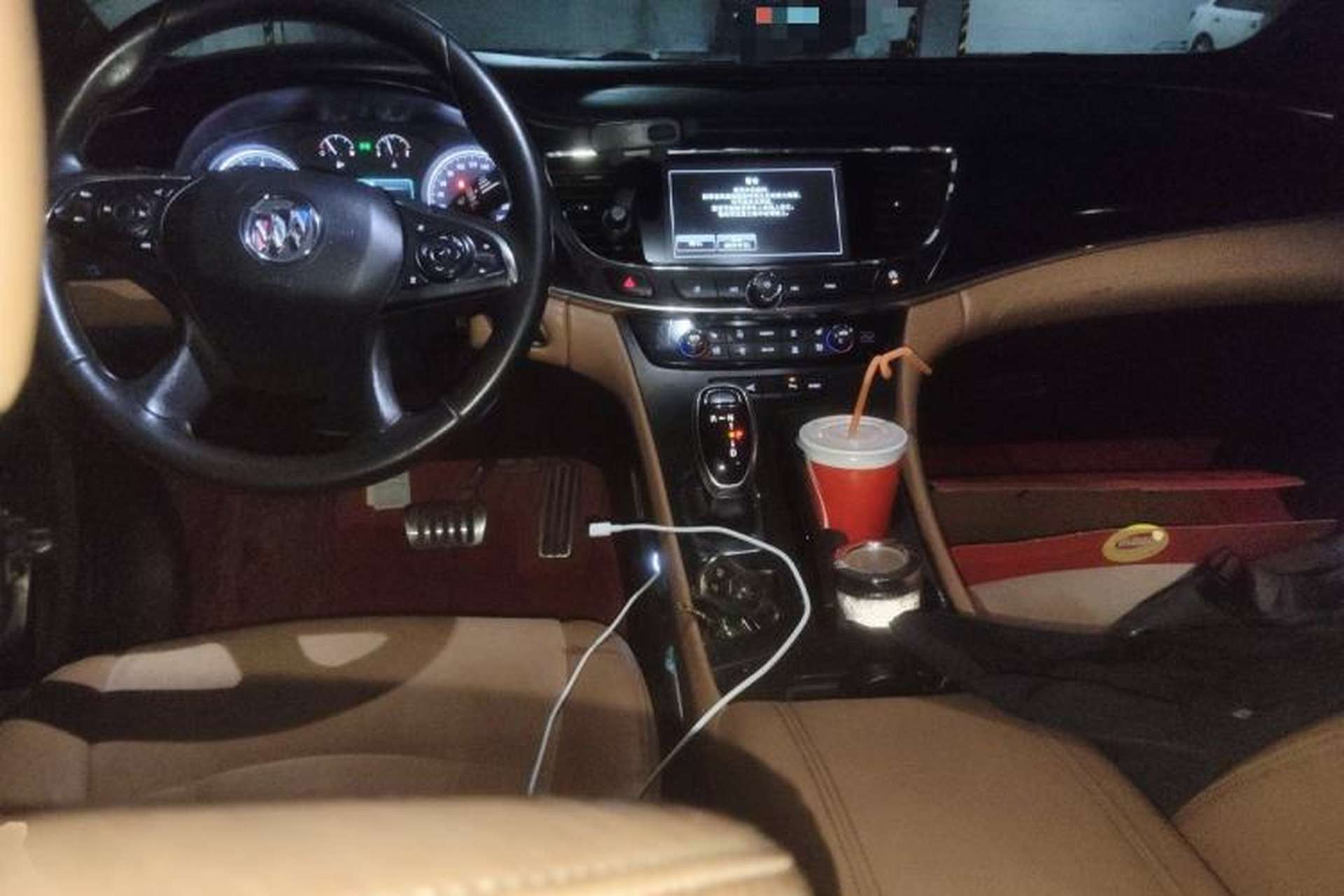 Used Buick LaCrosse 2016 28T Premium Edition Center Console