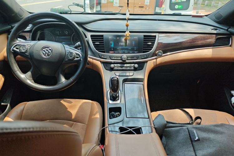 Used Buick LaCrosse 2016 20T Elite Edition Center Console