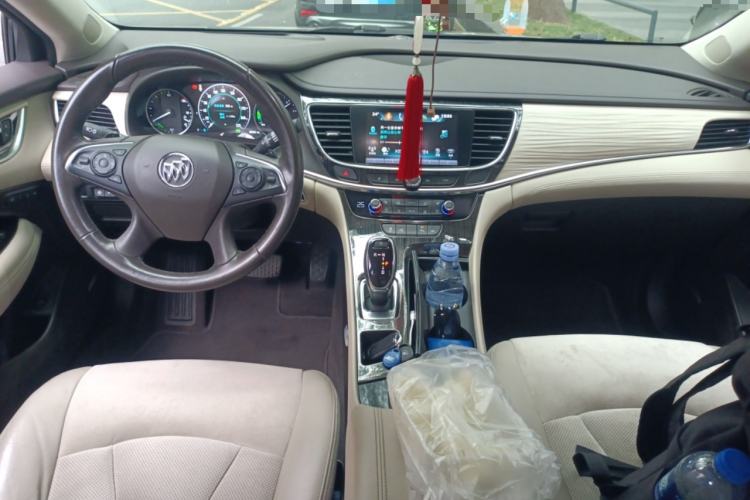 Used Buick LaCrosse 2016 30H Luxury Version Center Console