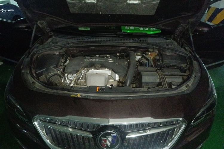 Used Buick LaCrosse 2016 28T Luxury Version Engine Bay