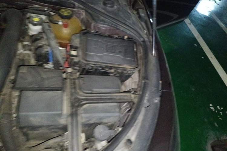 Used Buick LaCrosse 2016 28T Luxury Version Engine Bay Left