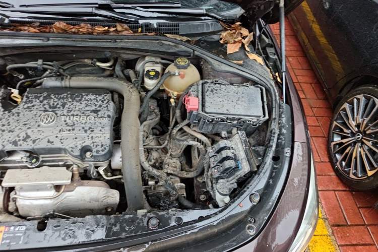 Used Buick LaCrosse 2016 20T Elite Edition Engine Bay Left