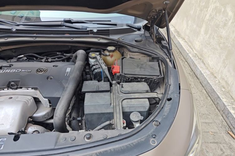 Used Buick LaCrosse 2016 Revised Version 28T Elite Edition Engine Bay Left