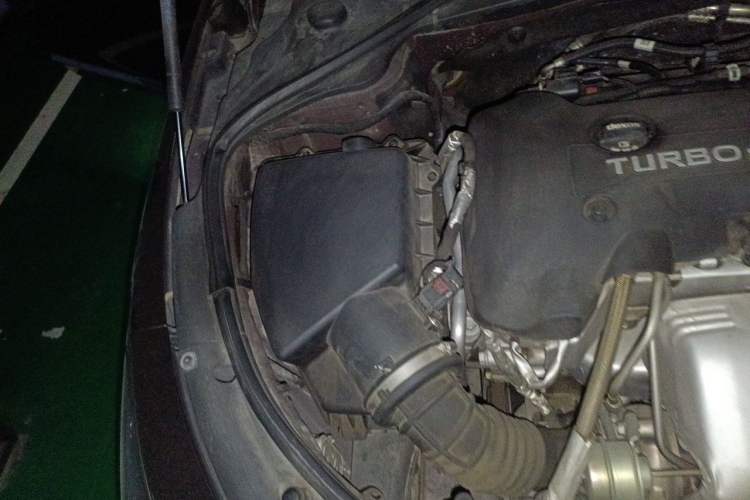 Used Buick LaCrosse 2016 28T Luxury Version Engine Bay Right