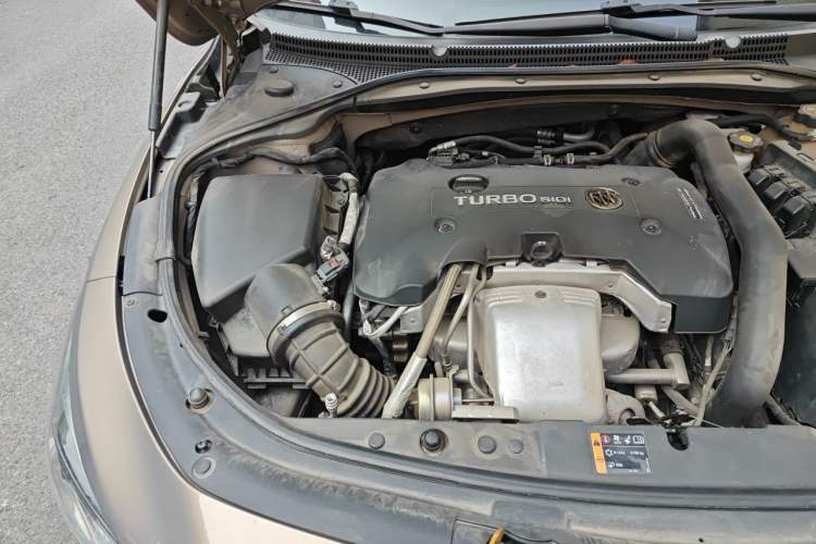 Used Buick LaCrosse 2016 Revised Version 28T Elite Edition Engine Bay Right