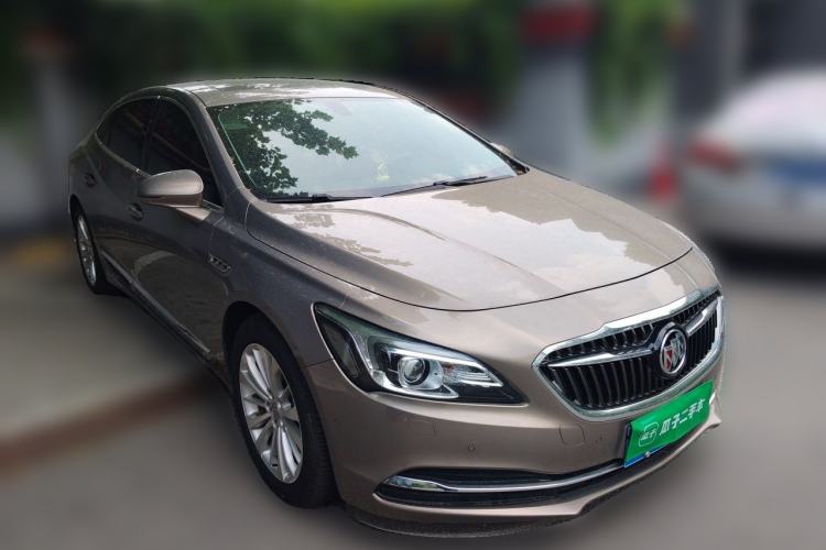 Used Buick LaCrosse 2016 Revised Version 28T Elite Edition Front Right 45 Deg