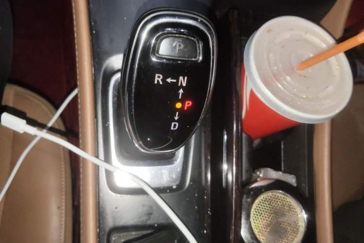 Used Buick LaCrosse 2016 28T Premium Edition Gear Lever