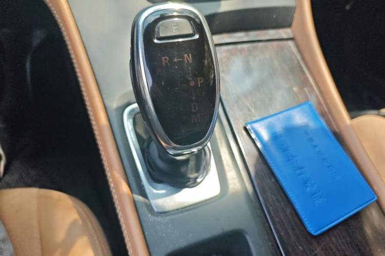 Used Buick LaCrosse 2016 20T Elite Edition Gear Lever