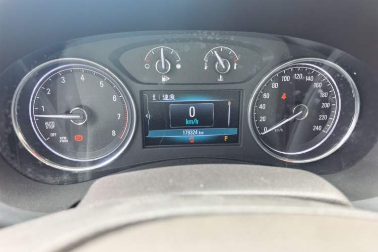 Used Buick LaCrosse 2016 20T Leading Model Odometer Close Up