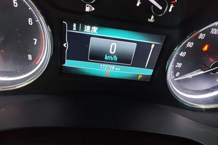 Used Buick LaCrosse 2016 20T Elite Edition Odometer Close Up