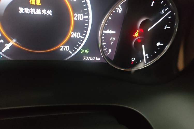Used Buick LaCrosse 2016 28T Luxury Version Odometer Close Up