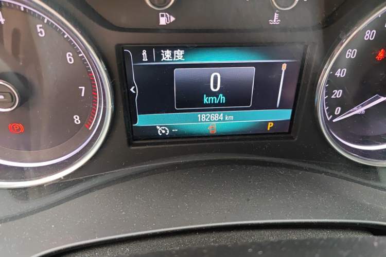 Used Buick LaCrosse 2016 Revised Version 28T Elite Edition Odometer Close Up