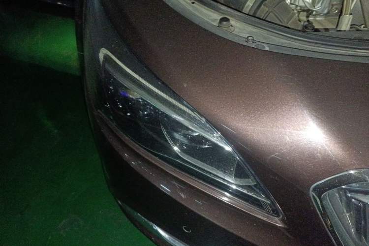 Used Buick LaCrosse 2016 28T Luxury Version Right Front Headlight