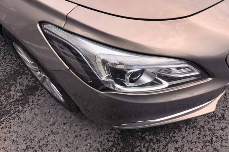 Used Buick LaCrosse 2016 20T Leading Model Right Front Headlight