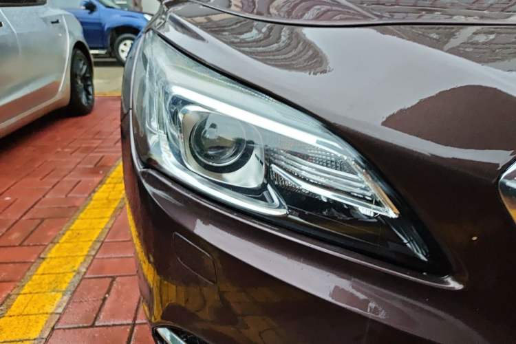 Used Buick LaCrosse 2016 20T Elite Edition Right Front Headlight