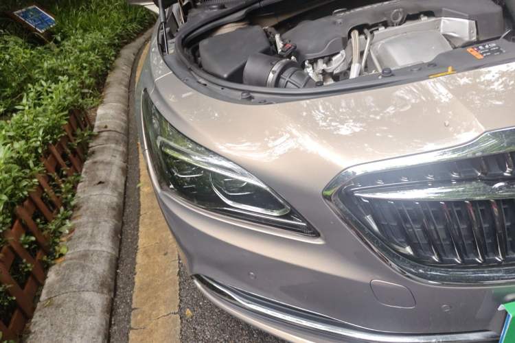 Used Buick LaCrosse 2016 28T Luxury Version Right Front Headlight