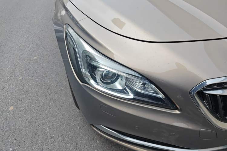 Used Buick LaCrosse 2016 Revised Version 28T Elite Edition Right Front Headlight