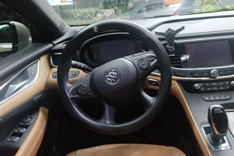 Used Buick LaCrosse 2016 28T Luxury Version Steering Wheel