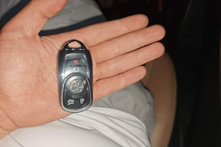 Used Buick LaCrosse 2016 28T Flagship Model Vehicle Key