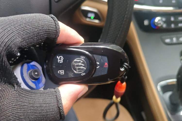 Used Buick LaCrosse 2016 28T Luxury Version Vehicle Key
