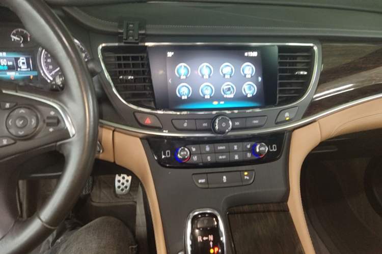 Used Buick LaCrosse 2016 20T Elite Edition Audio And AC Panel