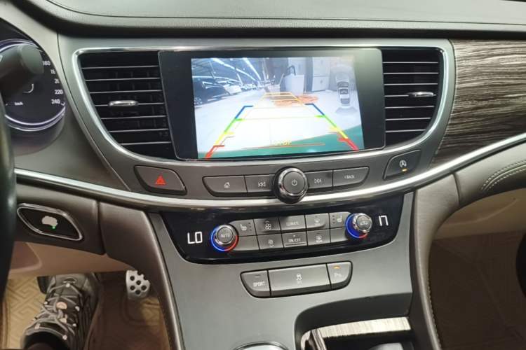 Used Buick LaCrosse 2016 20T Leading Model Audio And AC Panel