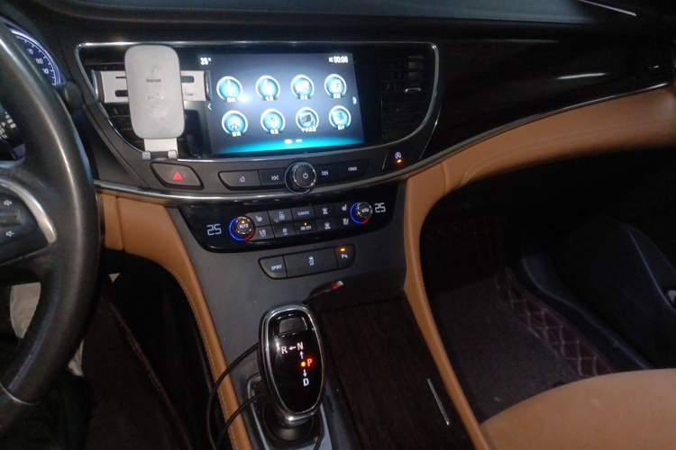 Used Buick LaCrosse 2016 20T Elite Edition Audio And AC Panel