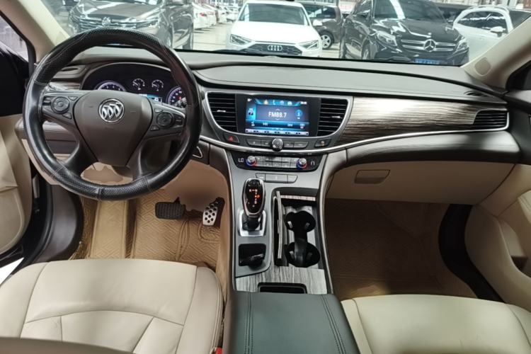 Used Buick LaCrosse 2016 20T Leading Model Center Console