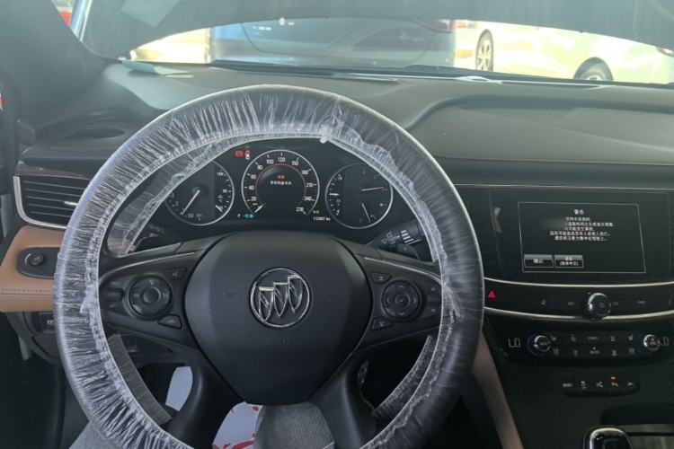 Used Buick LaCrosse 2016 20T Luxury Model Center Console