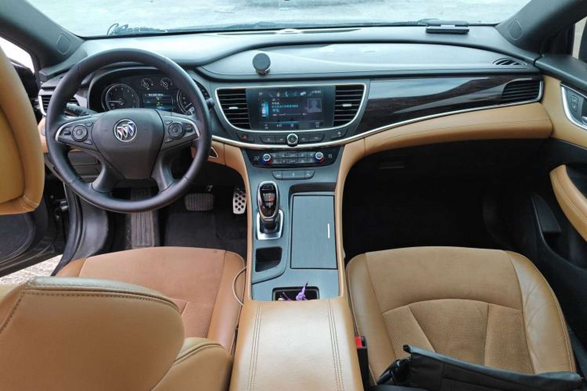 Used Buick LaCrosse 2016 20T Elite Edition Center Console