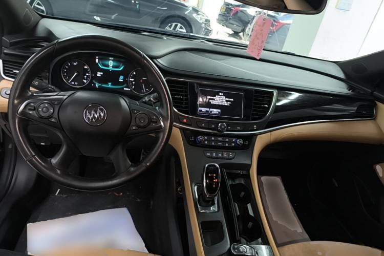 Used Buick LaCrosse 2016 28T Flagship Model Center Console