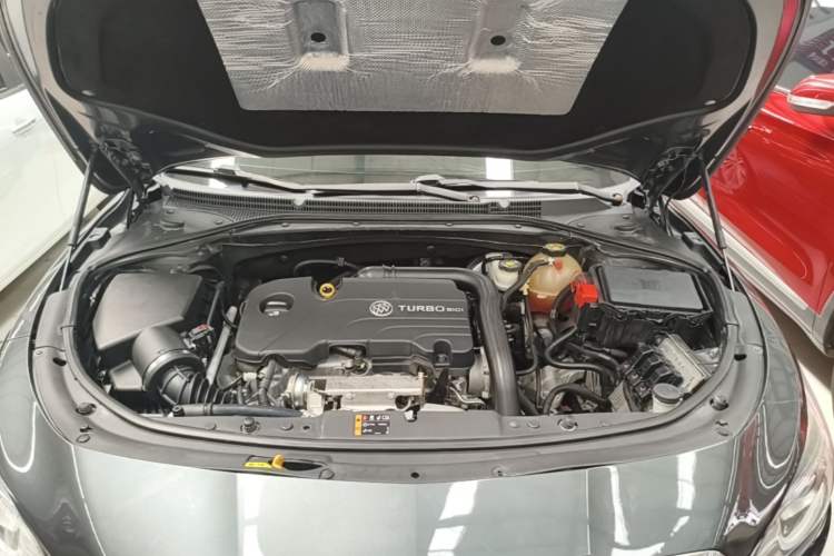 Used Buick LaCrosse 2016 20T Leading Model Engine Bay