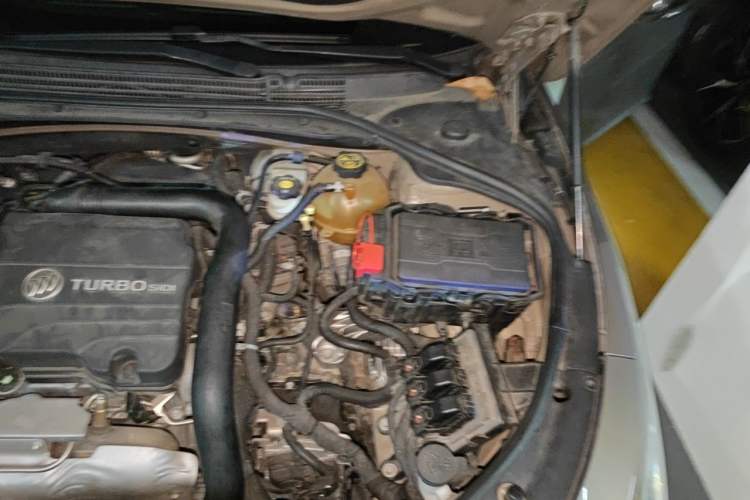 Used Buick LaCrosse 2016 20T Luxury Model Engine Bay Left