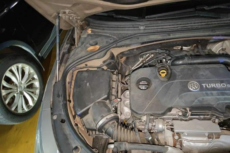 Used Buick LaCrosse 2016 20T Luxury Model Engine Bay Right