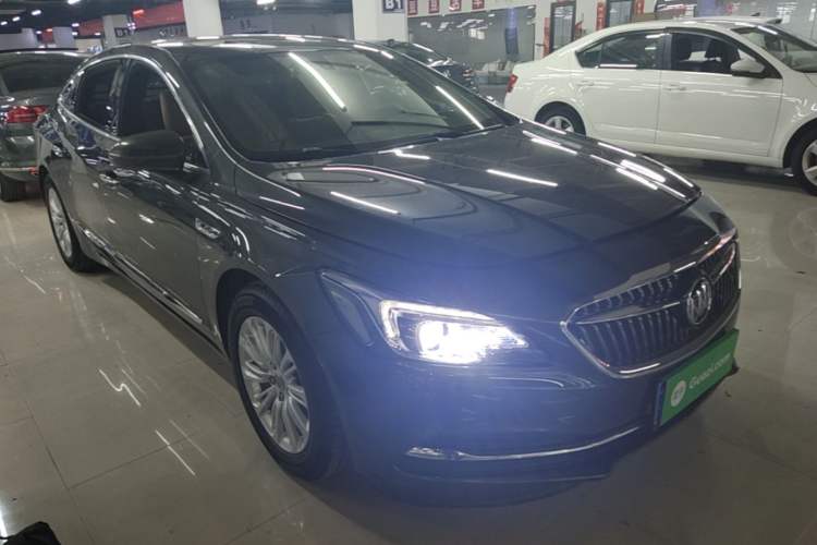 Used Buick LaCrosse 2016 20T Elite Edition Front Right 45 Deg