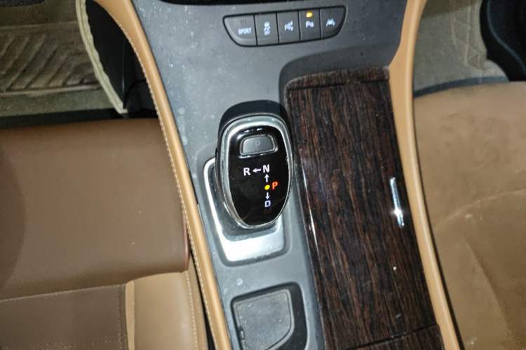 Used Buick LaCrosse 2016 20T Luxury Model Gear Lever