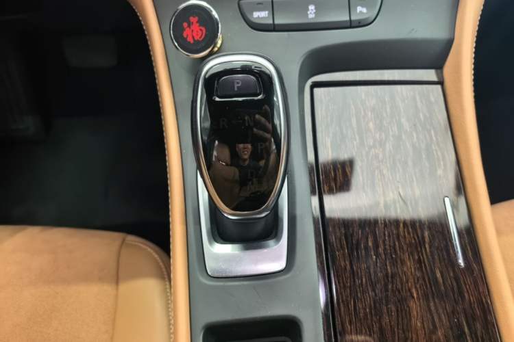 Used Buick LaCrosse 2016 20T Elite Edition Gear Lever