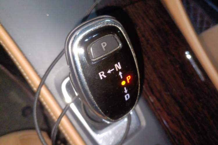 Used Buick LaCrosse 2016 20T Elite Edition Gear Lever